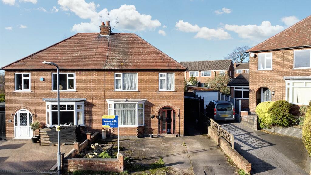 3 bedroom semidetached house for sale in St. Helens Crescent, Trowell