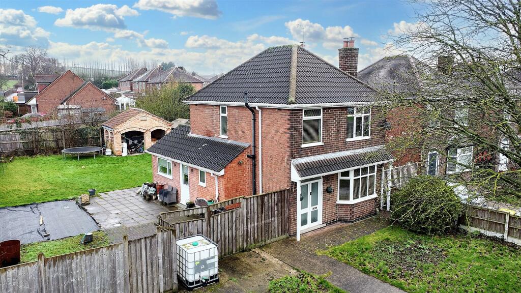 3 bedroom detached house for sale in Stapleford Road, Trowell, Nottingham, NG9