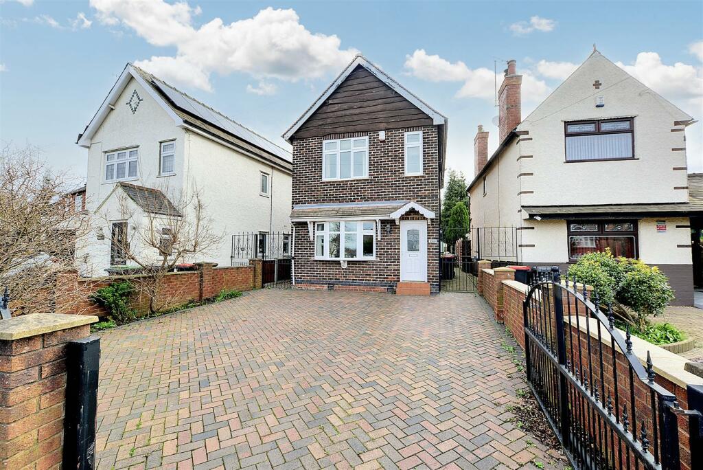 3 bedroom detached house for sale in Ilkeston Road, Stapleford