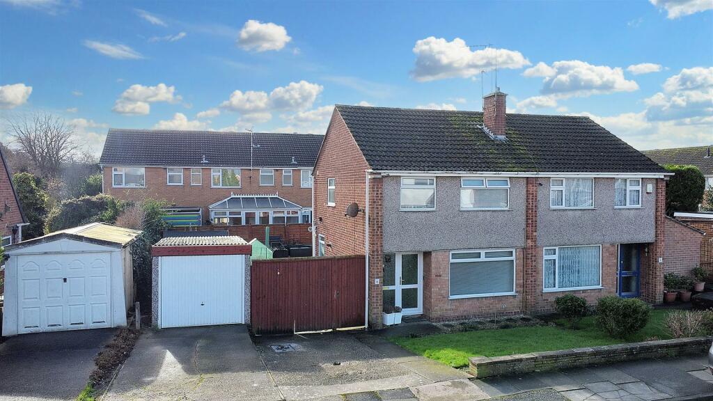 3 bedroom semidetached house for sale in Kennedy Drive, Stapleford