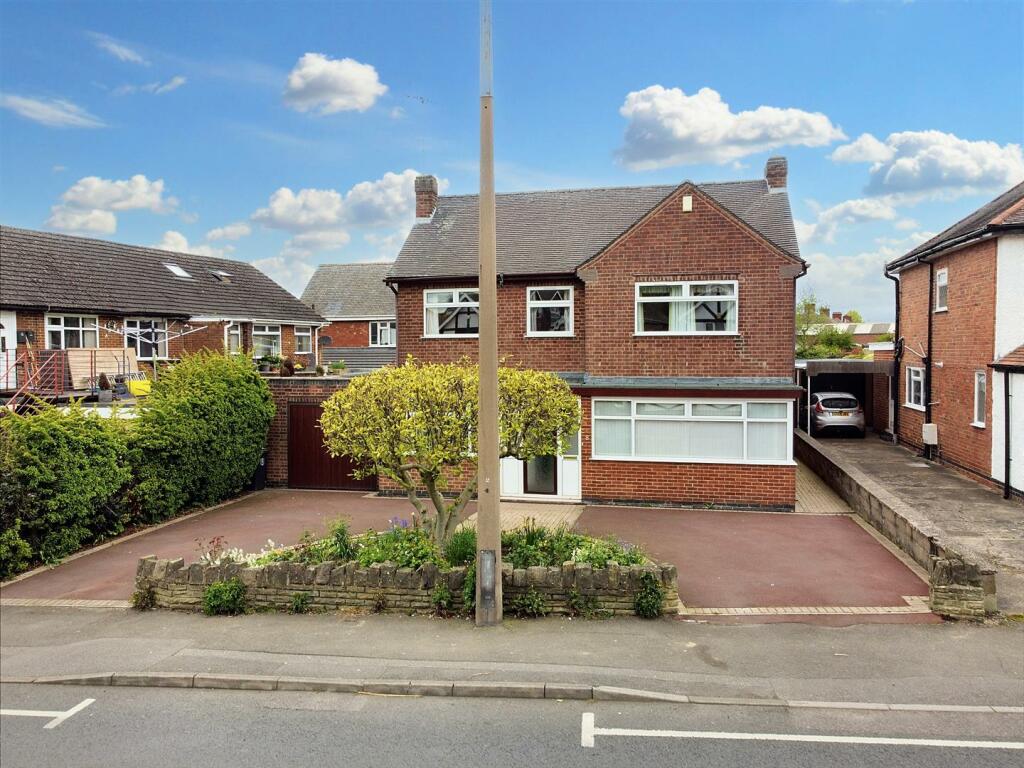 3 bedroom detached house for sale in Hickings Lane, Stapleford