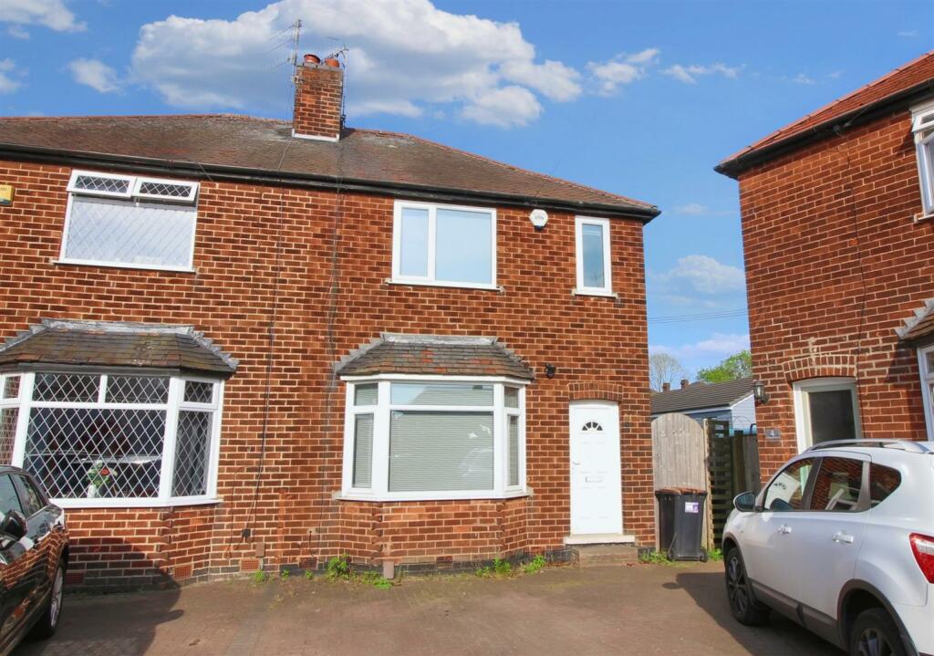 2 bedroom semidetached house for sale in Cambridge Crescent