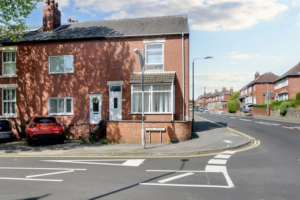 3 bedroom end of terrace house for sale in Park Drive, Ilkeston, DE7