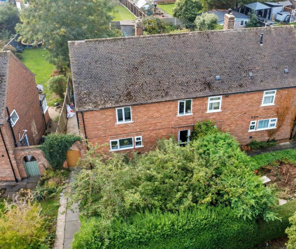 Main image of property: Ewe Lamb Lane, Bramcote, Nottingham