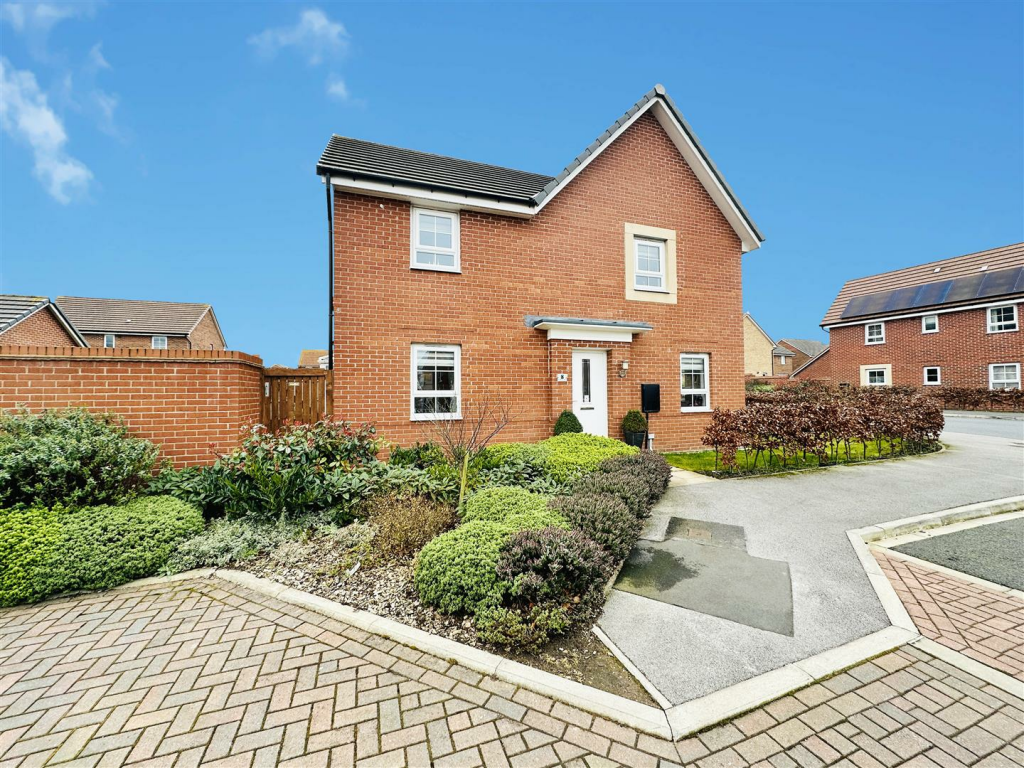 4 bedroom detached house for sale in St. Wilfrids Drive, Brayton, Selby