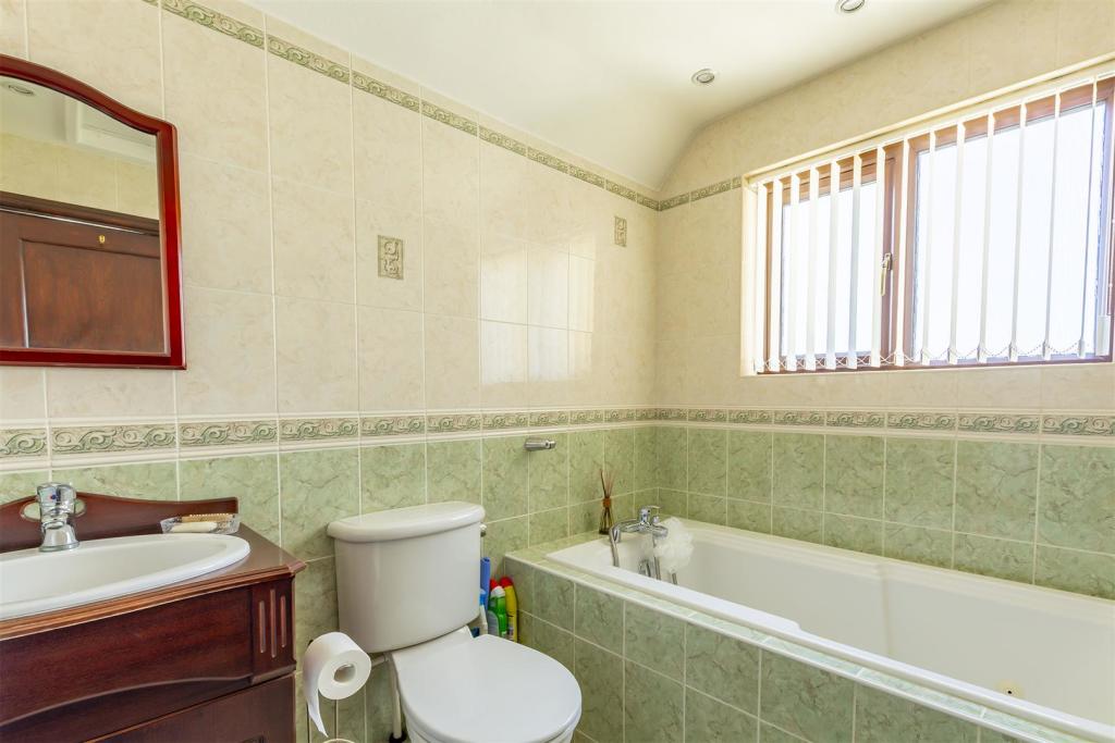 3 bedroom semidetached house for sale in Derby Road, Risley, DE72
