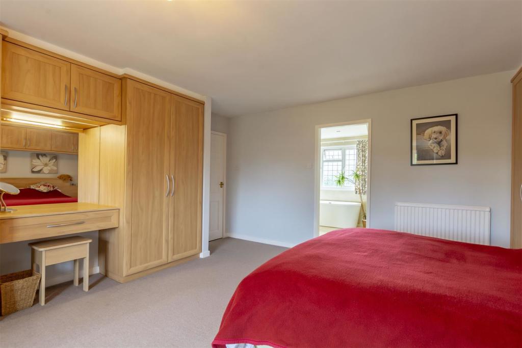 4 bedroom detached house for sale in Tamworth Road, Sawley, NG10