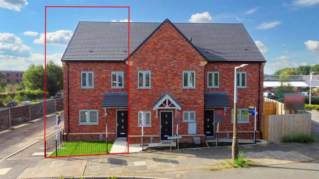 3 bedroom end of terrace house for sale in Briar Gate, Long Eaton, NG10