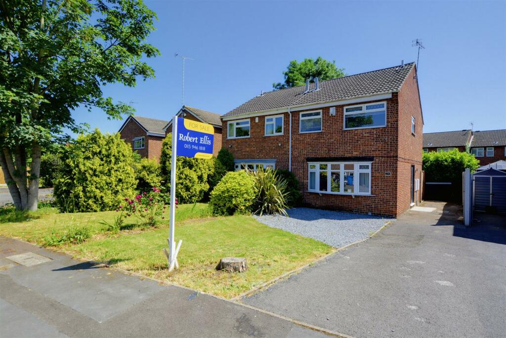 3 bedroom semidetached house for sale in Meadow Close, Draycott, DE72