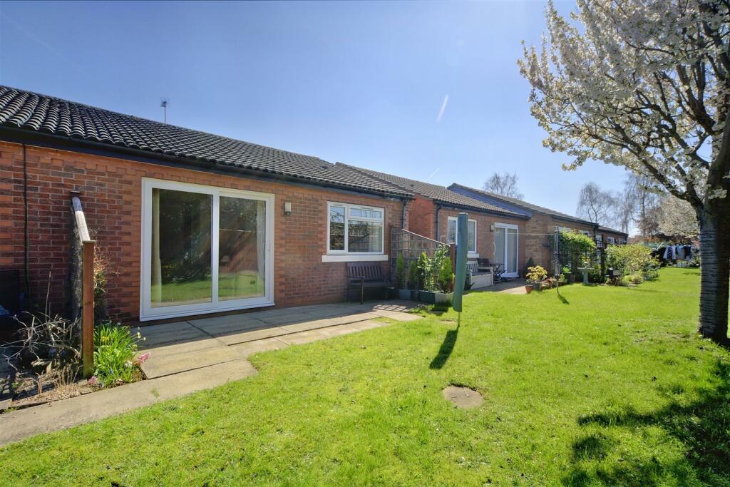 2 bedroom terraced bungalow for sale in Calverton Close, Toton, NG9