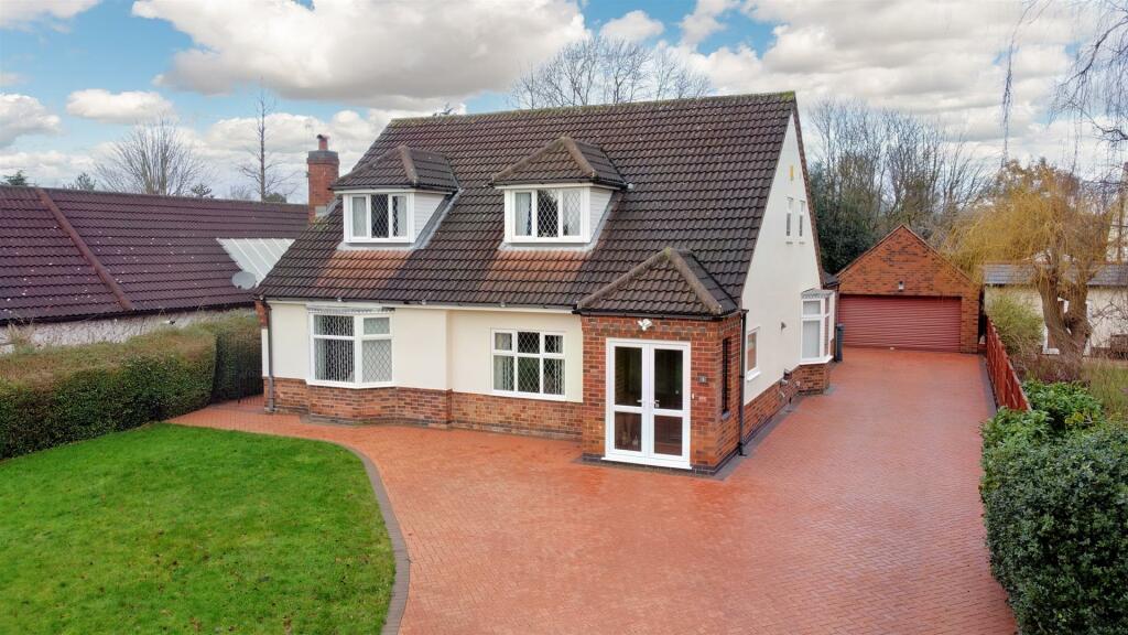 4 bedroom detached house for sale in Hawthorne Avenue, Breaston, DE72