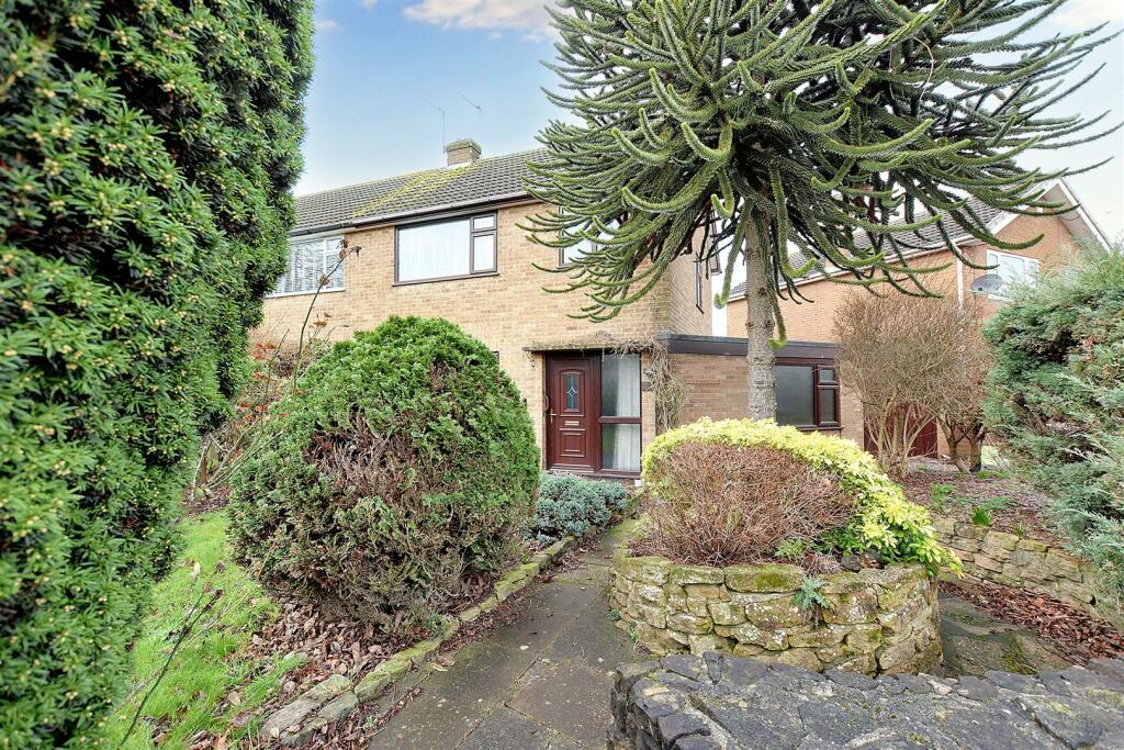 3 bedroom semidetached house for sale in Norfolk Avenue, Toton, NG9
