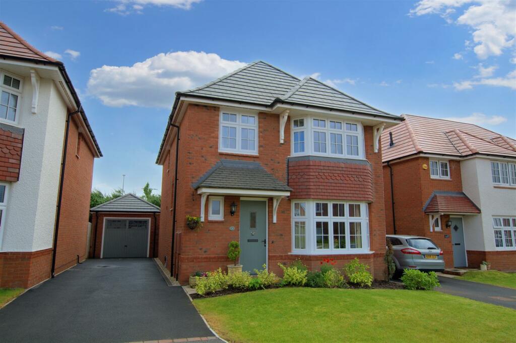 4 bedroom detached house for sale in Handley Place, Castle Donington, DE74