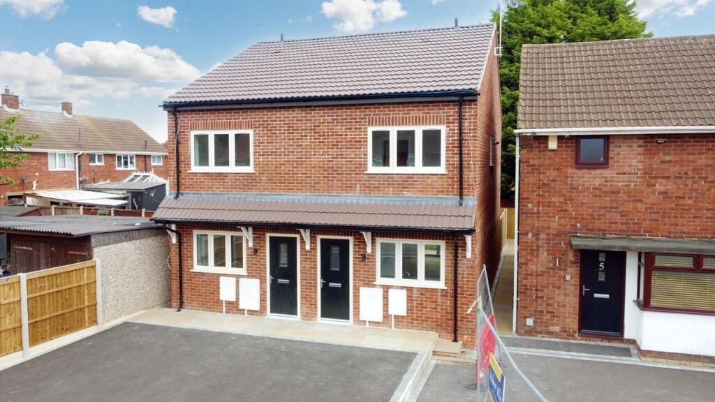 3 bedroom semidetached house for sale in Bracken Close, Long Eaton, NG10