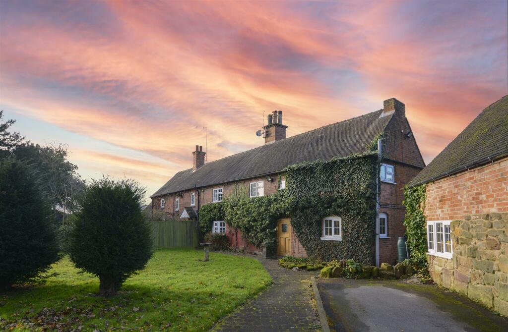 Additional property image - Beech Cottage, The Park, London Road, Shardlow