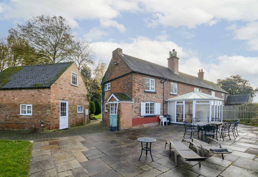 Additional property image - Beech Cottage, The Park, London Road, Shardlow