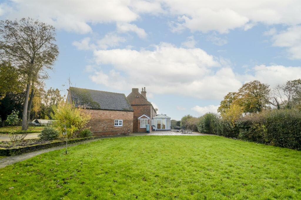 Additional property image - Beech Cottage, The Park, London Road, Shardlow