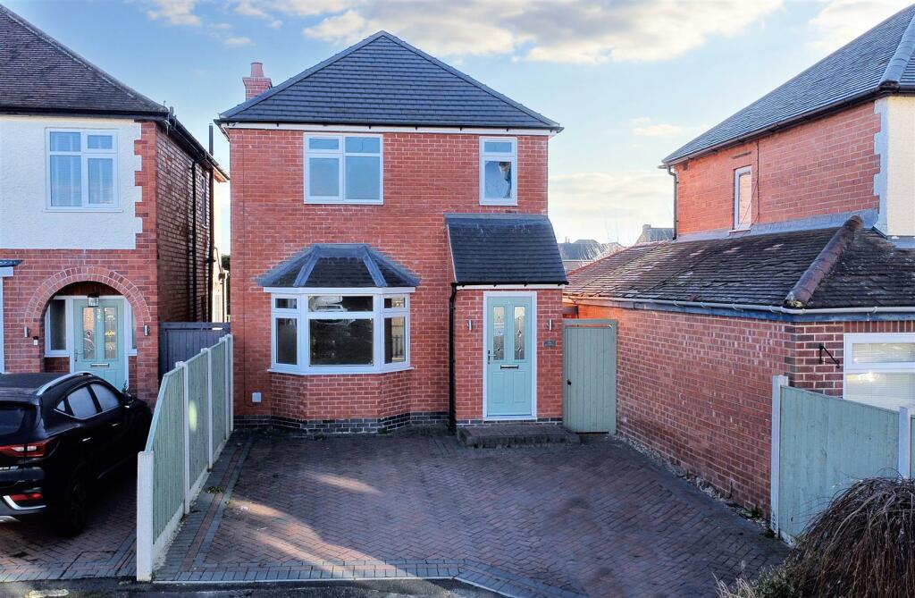 3 bedroom detached house for sale in Northfield Avenue, Sawley, NG10