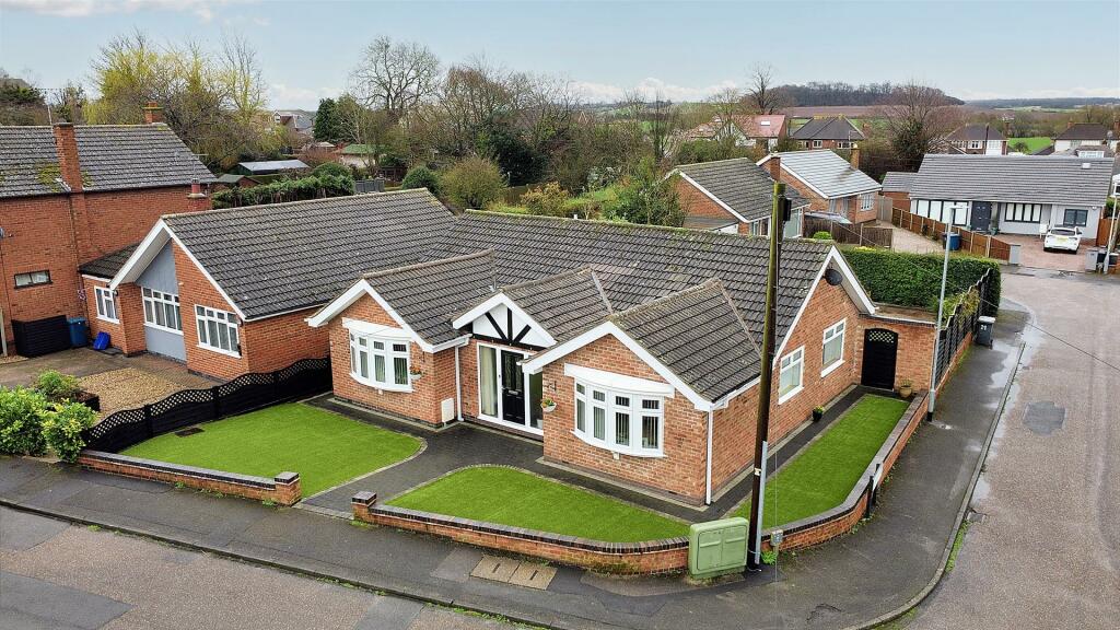 3 bedroom detached bungalow for sale in Sedgley Road, Tollerton, NG12