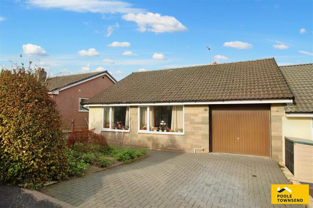 3 bedroom semidetached bungalow for sale in Sanderling Lane, Daltonin