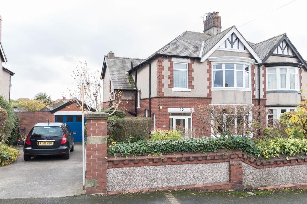 4 bedroom semidetached house for sale in Fairfield Lane, Barrowin