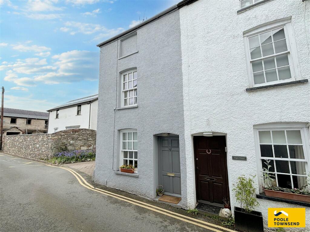 3 bedroom end of terrace house for sale in Back Lane, Ulverston, LA12