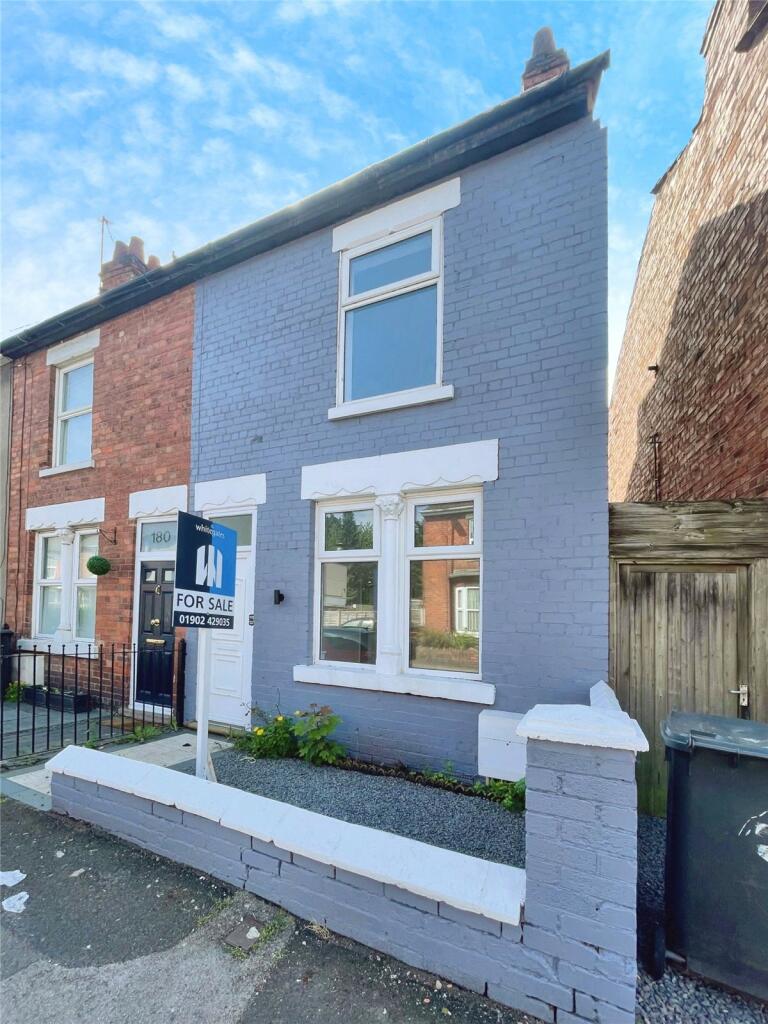 3 bedroom end of terrace house for sale in Aldersley Road