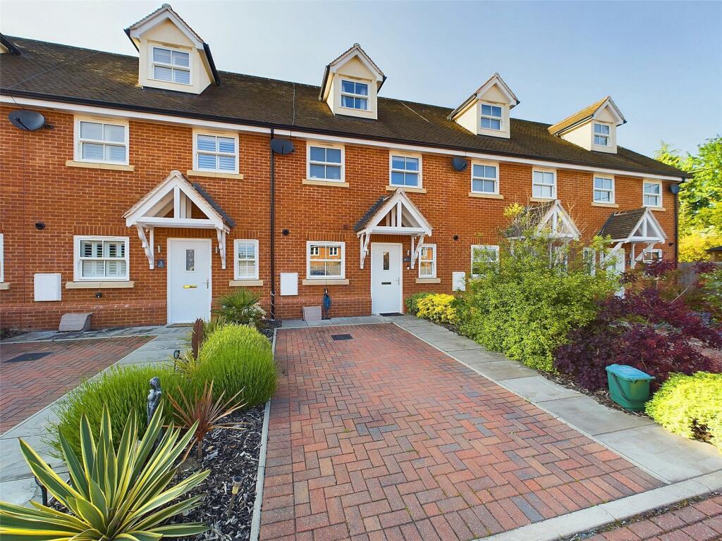 2 bedroom terraced house for sale in Hatfield Road, Witham, Essex, CM8