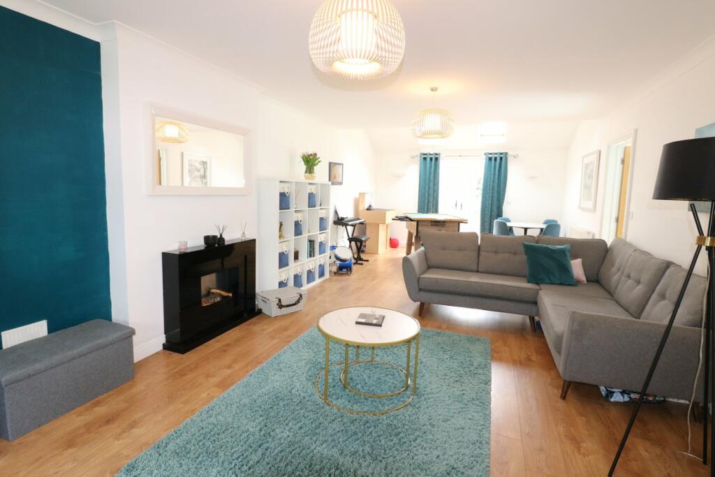 4 bedroom detached house for sale in Padmore Place, Baston, Market