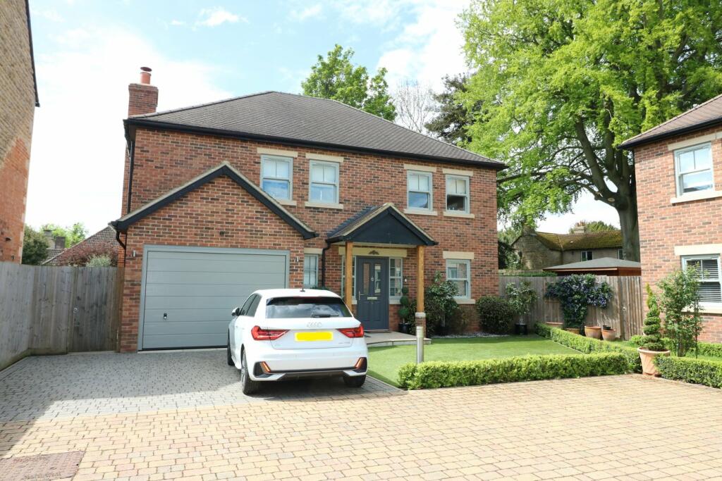 4 bedroom detached house for sale in Wellingtonia Gardens, Market Deeping, PE6