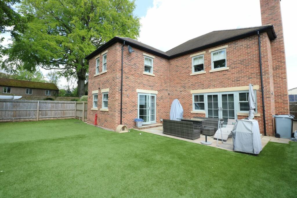 4 bedroom detached house for sale in Wellingtonia Gardens, Market Deeping, PE6