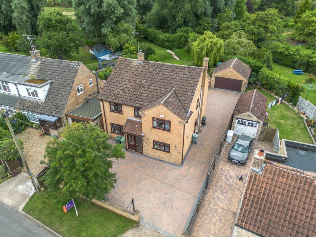 4 bedroom detached house for sale in Eastgate, Deeping St James, Market