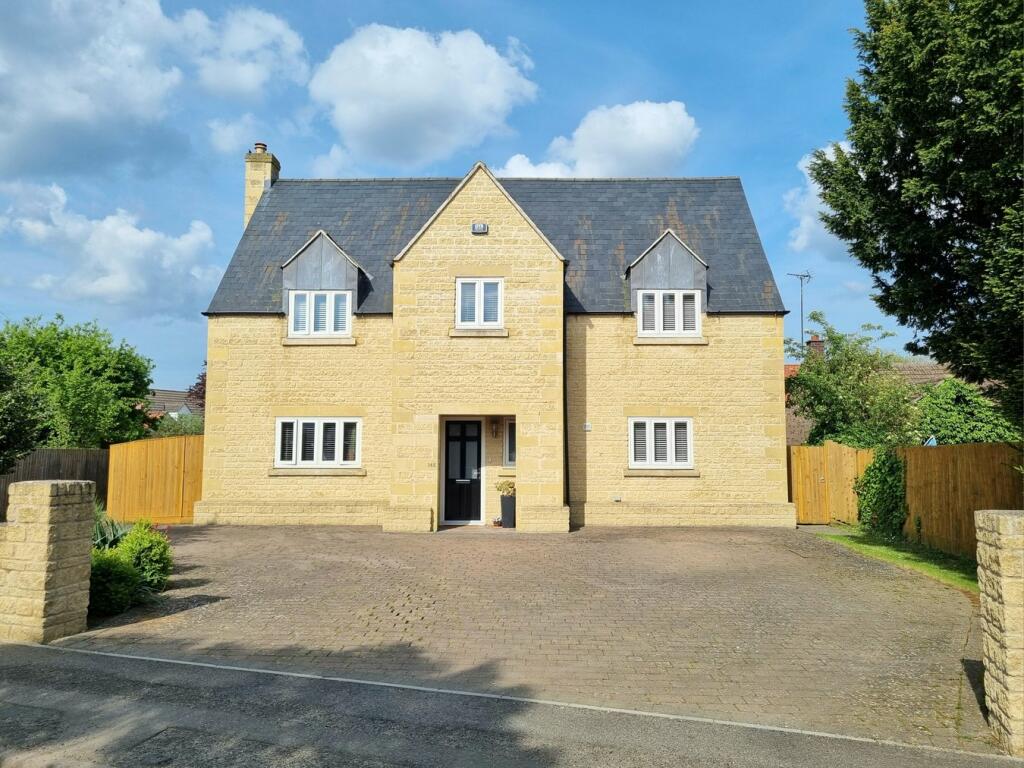 5 bedroom detached house for sale in Eastgate, Deeping St James, Market