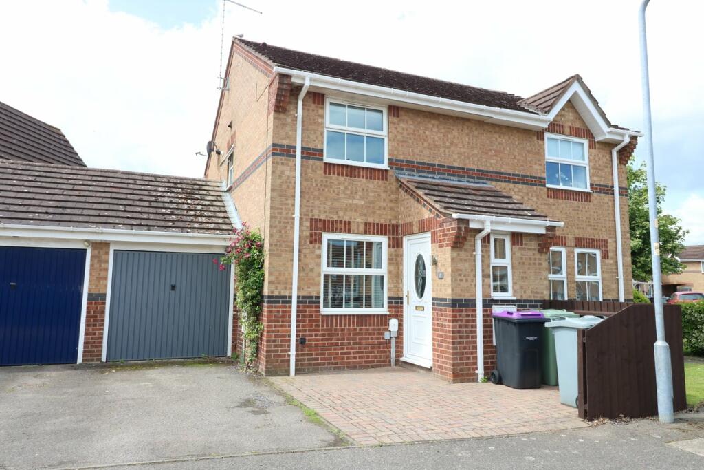 2 bedroom semidetached house for sale in Bryony Way, Deeping St James