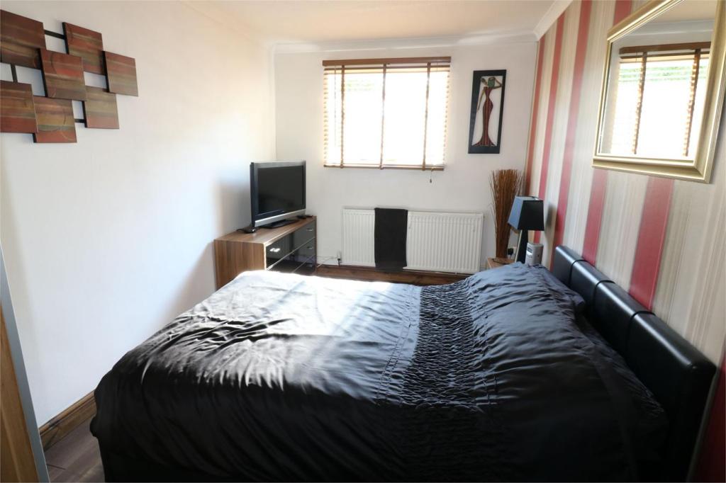 3 bedroom terraced house for sale in Crabtree, Paston, Peterborough
