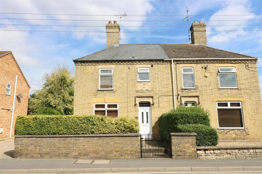 3 bedroom semidetached house for sale in Bridge Street, Deeping St