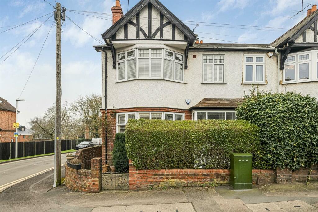 4 bedroom semi-detached house for sale in Russell Street, Reading, RG1