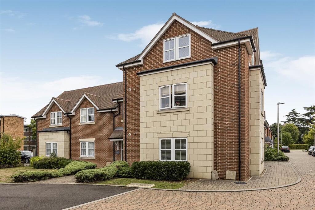 2 bedroom flat