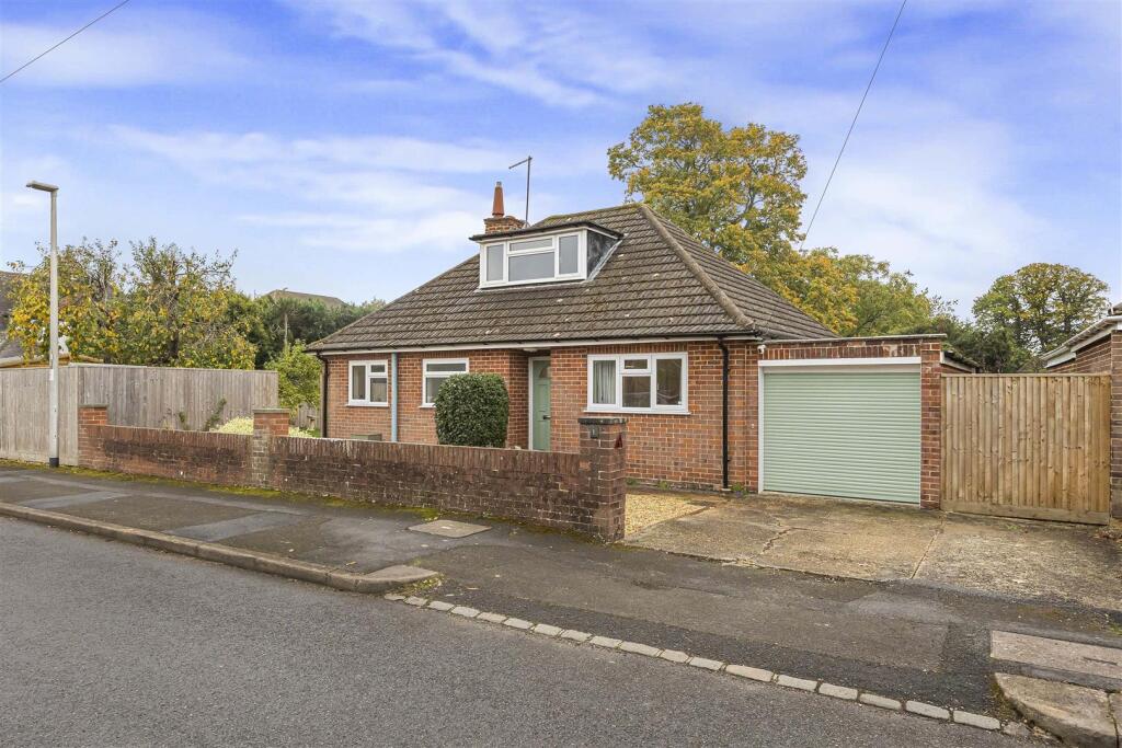 Main image of property: Sandcroft Road, Caversham, Reading
