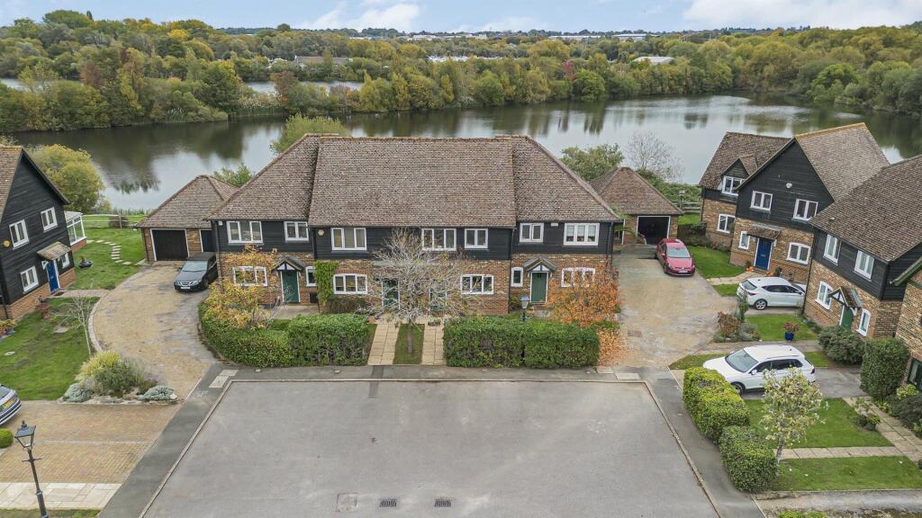 Main image of property: The Causeway, Caversham, Reading