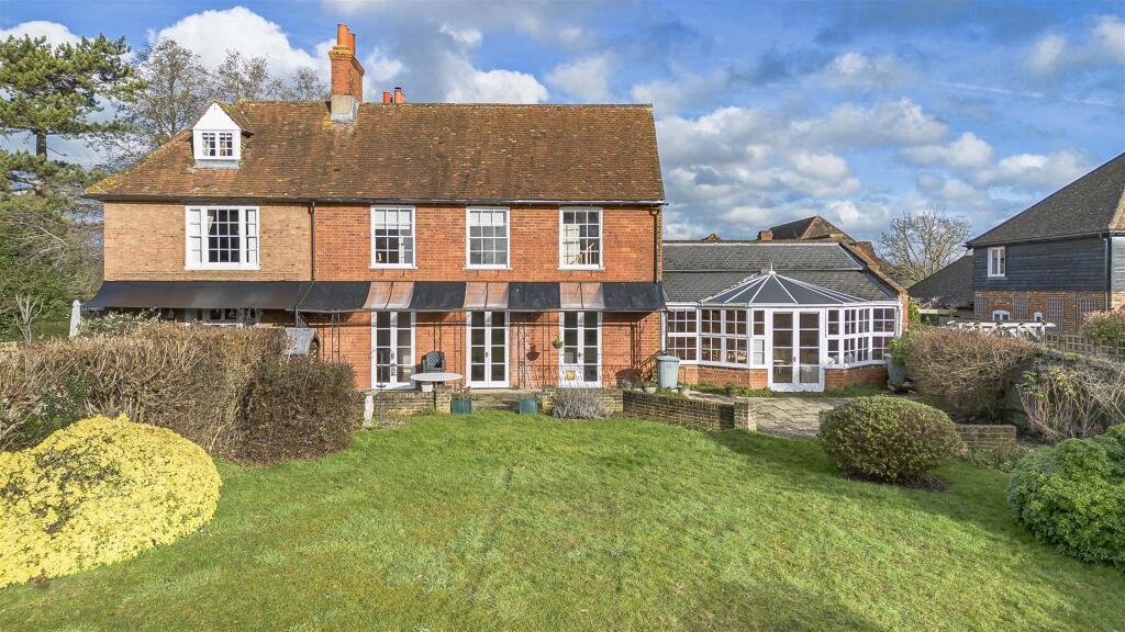 Main image of property: The Causeway, Caversham, Reading