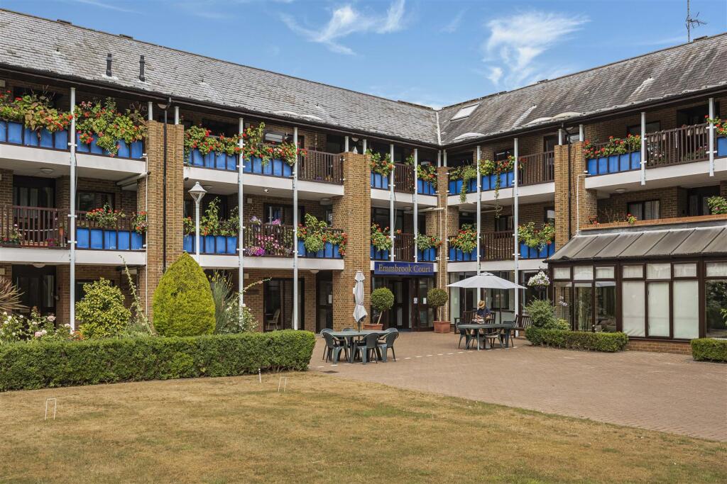Main image of property: Emmbrook Court, Reading