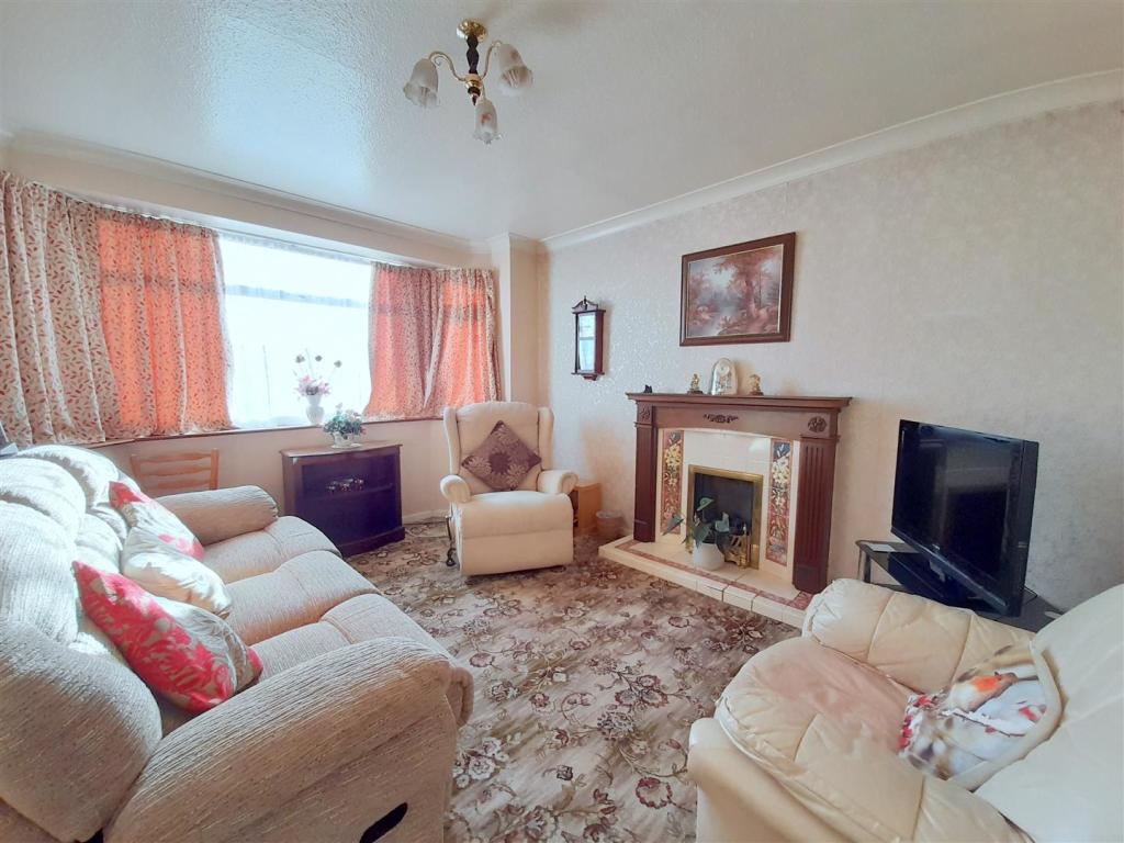 3 bedroom detached bungalow for sale in Mansfield Road, Skegby, Sutton