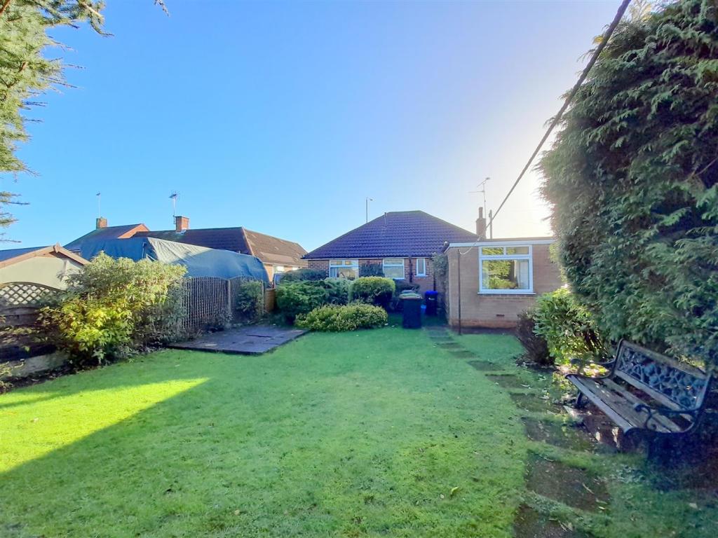 3 bedroom detached bungalow for sale in Mansfield Road, Skegby, Sutton