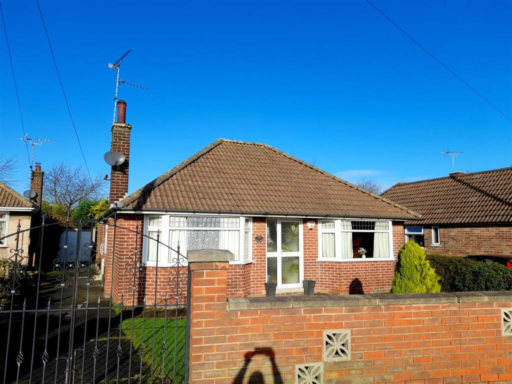 3 bedroom detached bungalow for sale in Mansfield Road, Skegby, Sutton