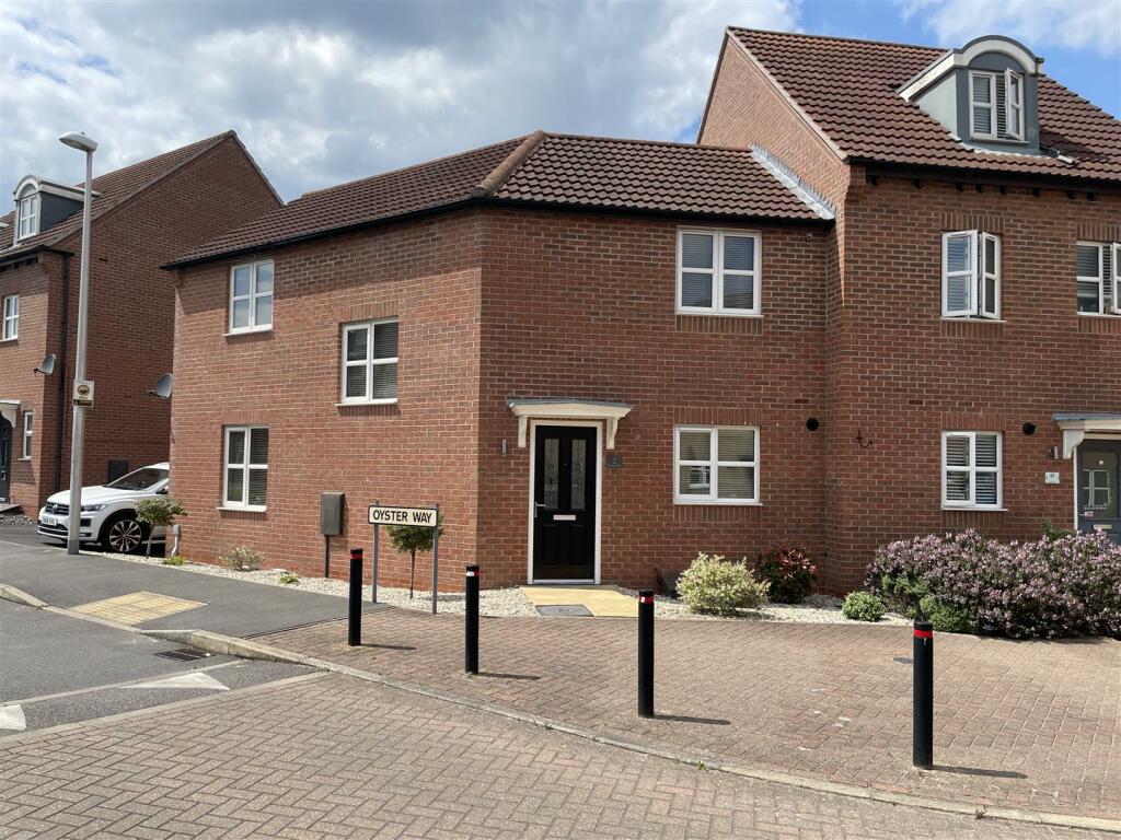3 bedroom semidetached house for sale in Oyster Way, Warsop, Mansfield