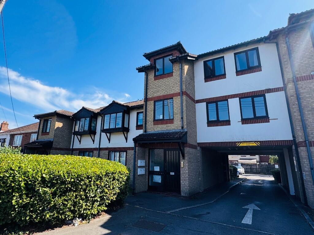 Main image of property: Portsmouth Road, Southampton, Hampshire, SO19
