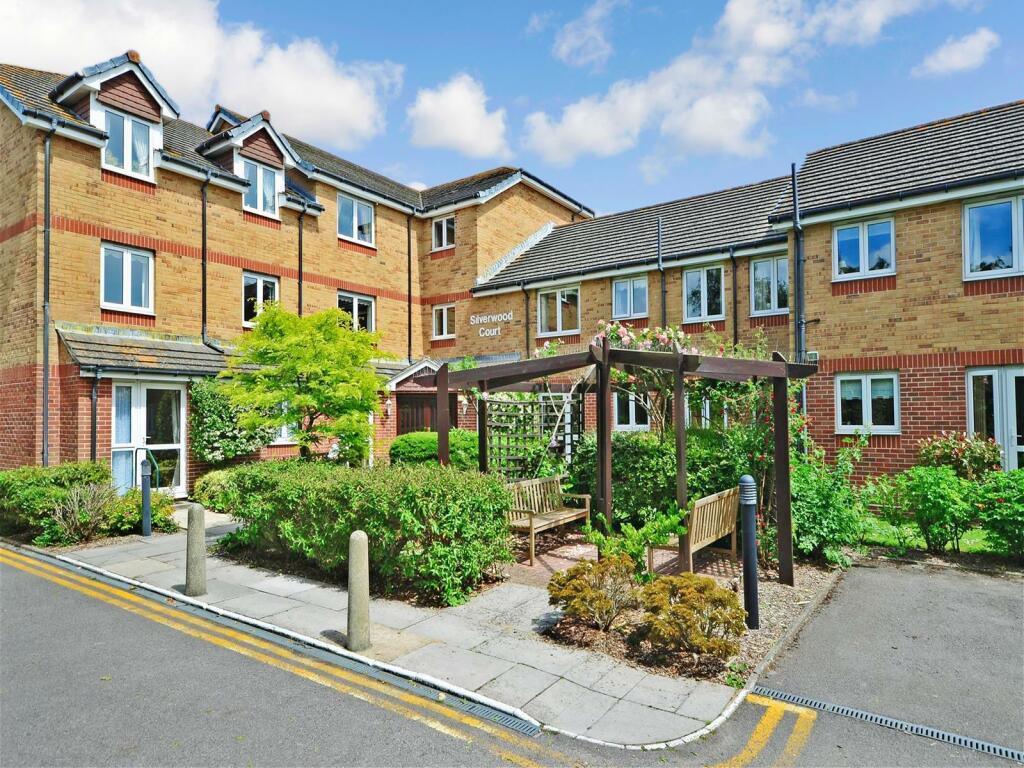 2 bedroom flat for sale in Silverwood Court, Rustington, West Sussex, BN16