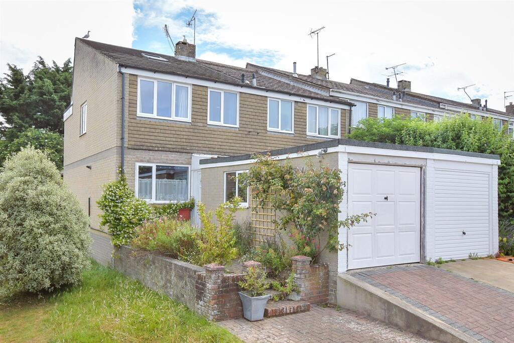 3 bedroom end of terrace house