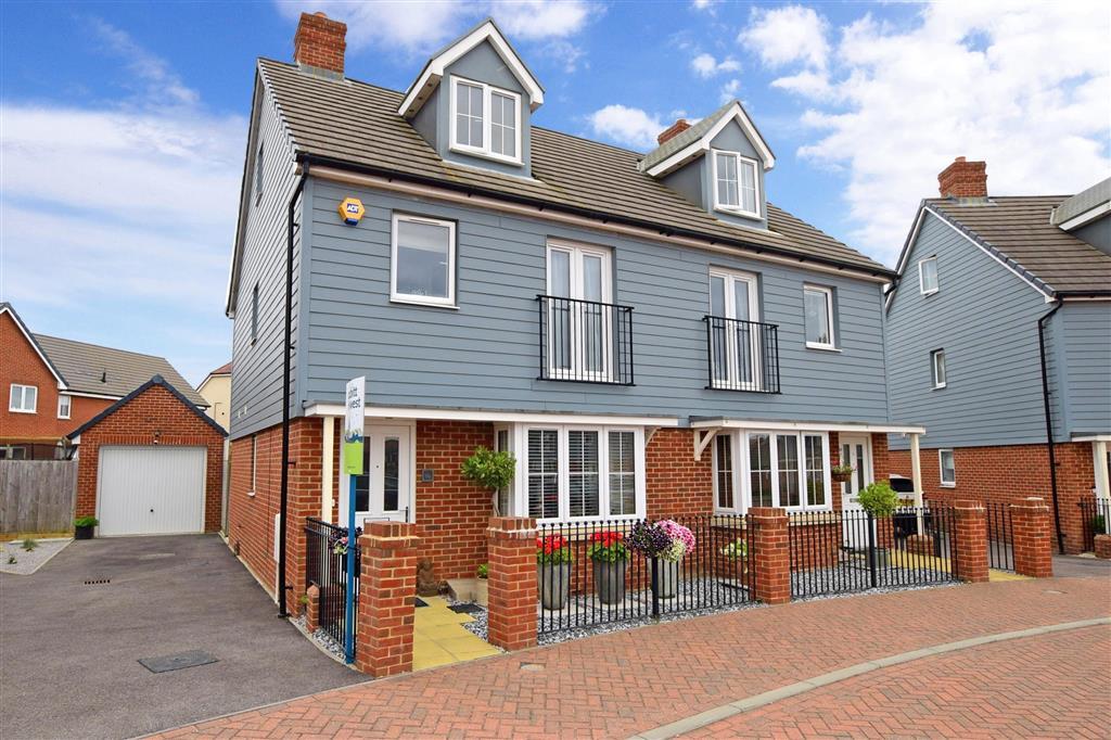 3 bedroom town house for sale in Coleridge Crescent, Littlehampton